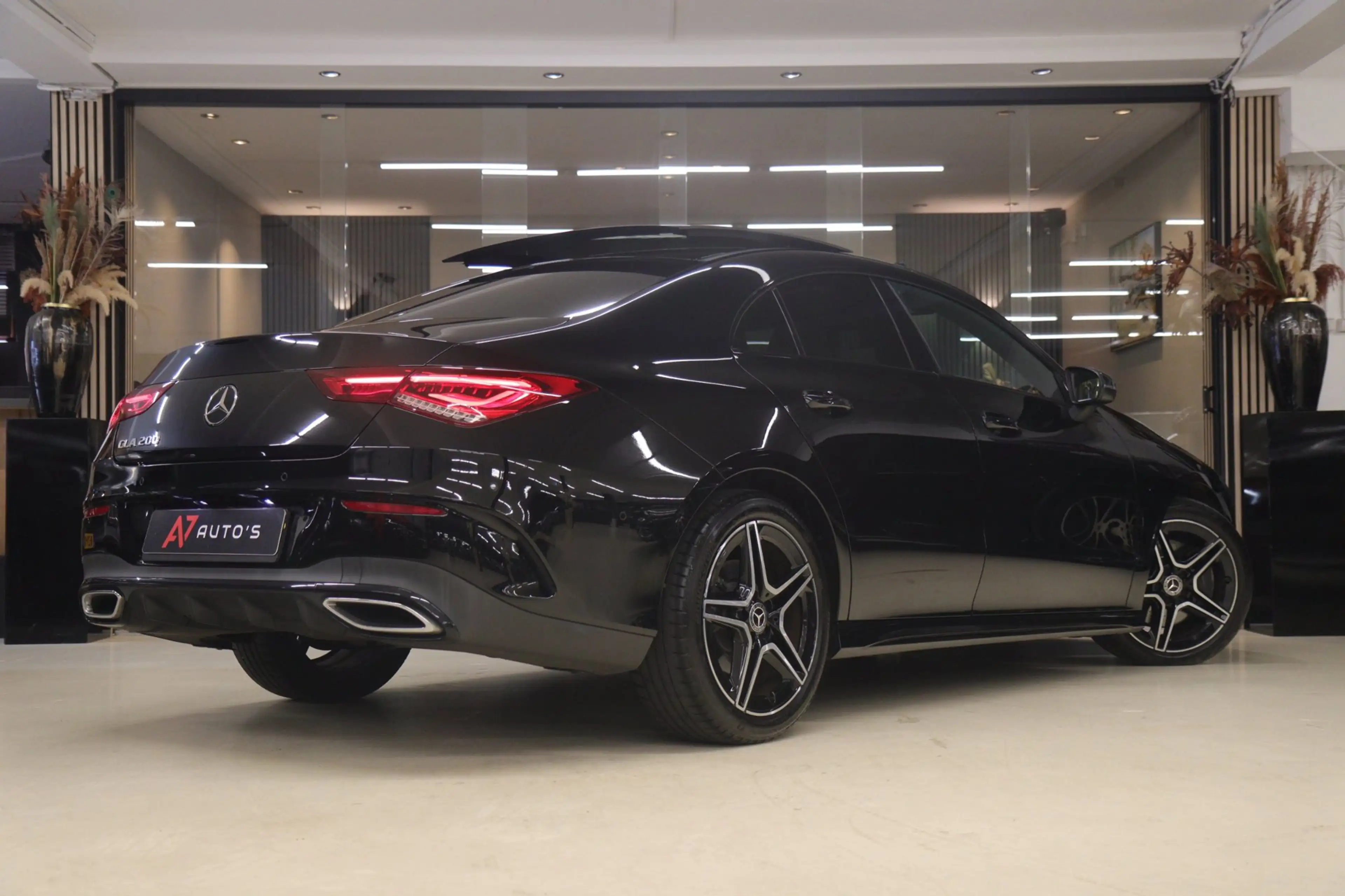 Mercedes-Benz CLA 200 Business Solution AMG PANO/CAM/KEYLESS/LANEASSIST/ — photo 4