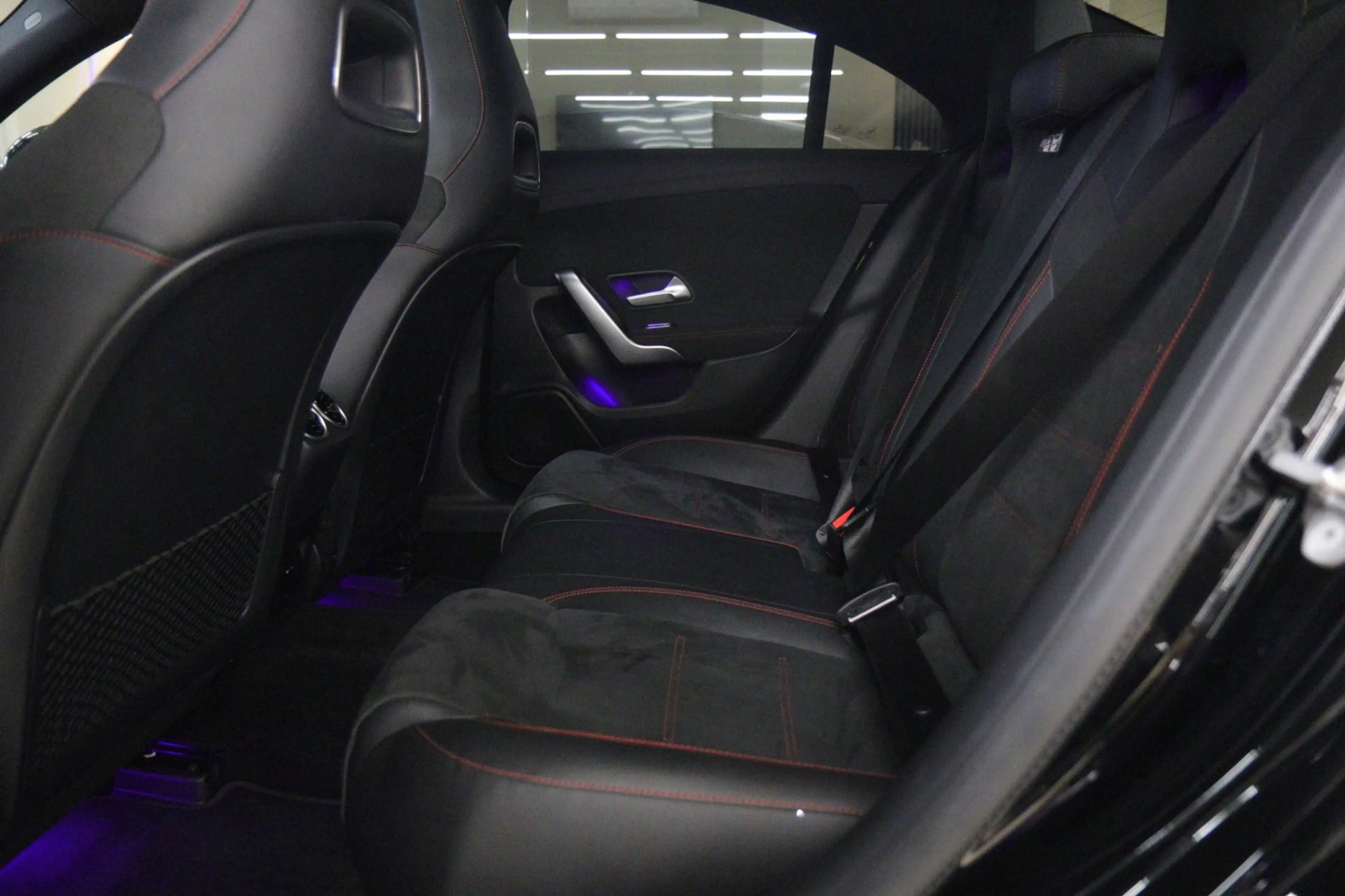Mercedes-Benz CLA 200 Business Solution AMG PANO/CAM/KEYLESS/LANEASSIST/ — photo 14