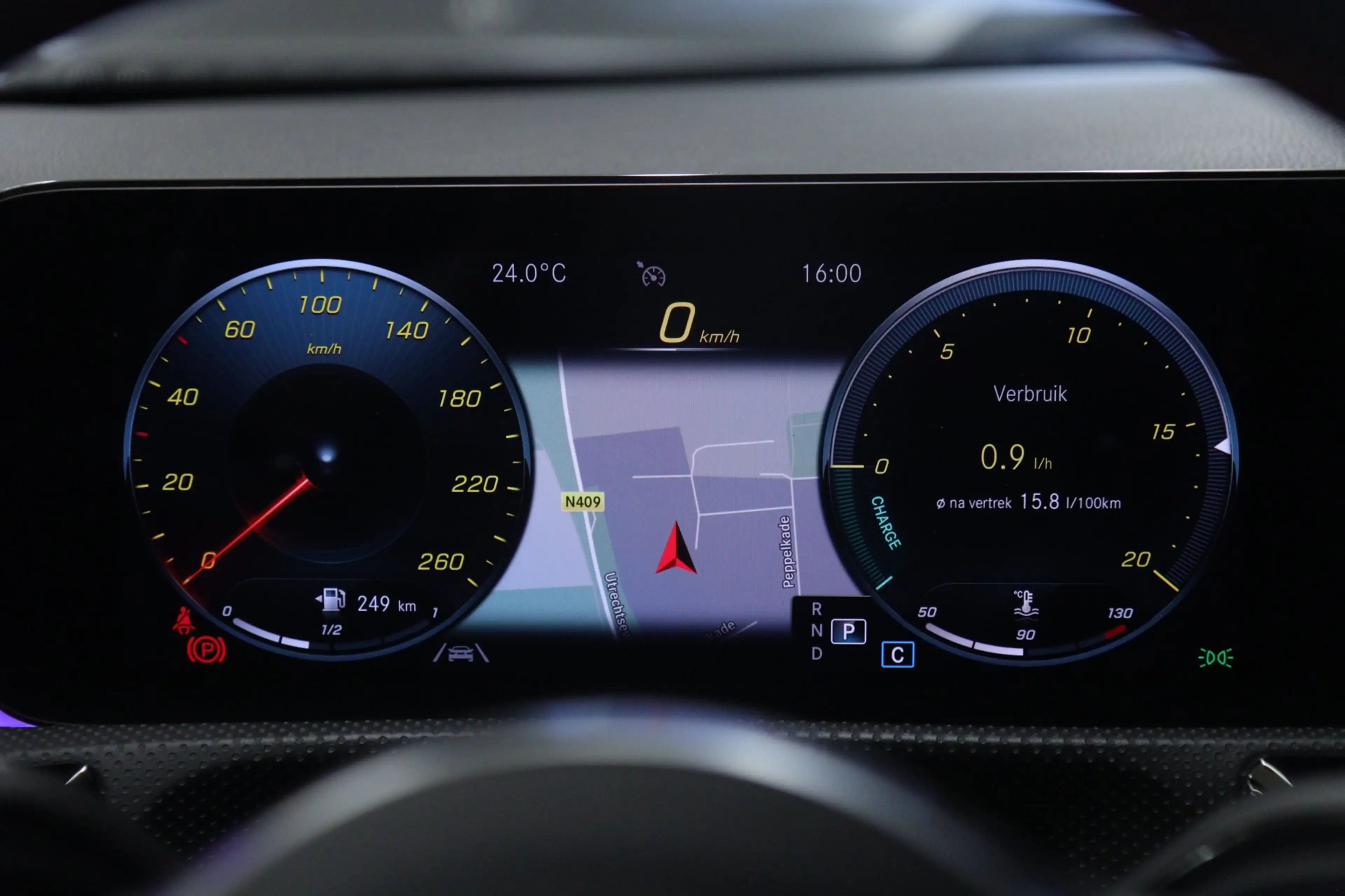 Mercedes-Benz CLA 200 Business Solution AMG PANO/CAM/KEYLESS/LANEASSIST/ — photo 19