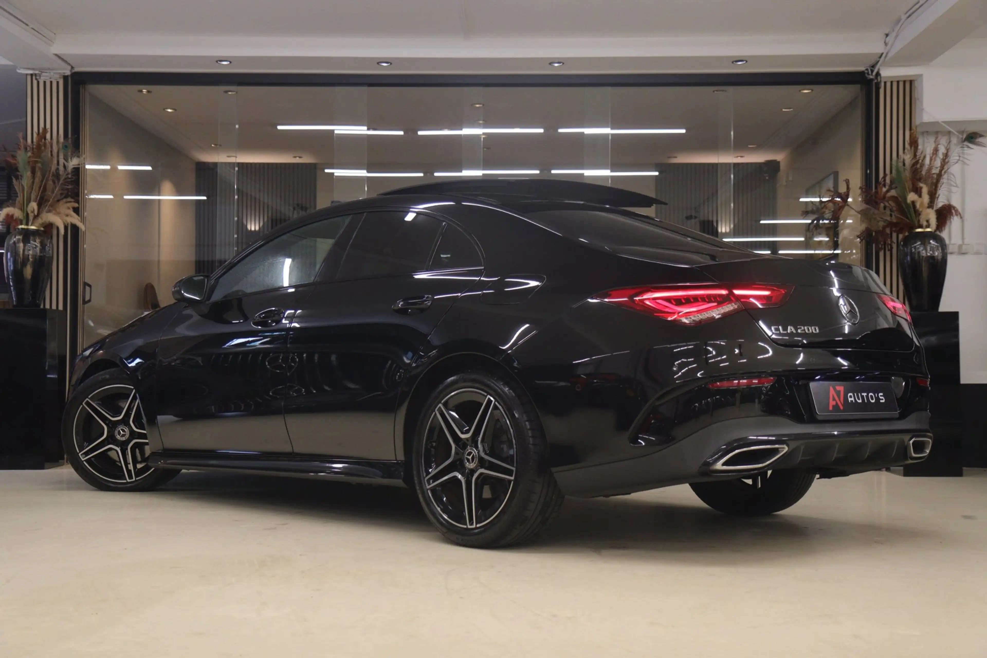 Mercedes-Benz CLA 200 Business Solution AMG PANO/CAM/KEYLESS/LANEASSIST/ — photo 2