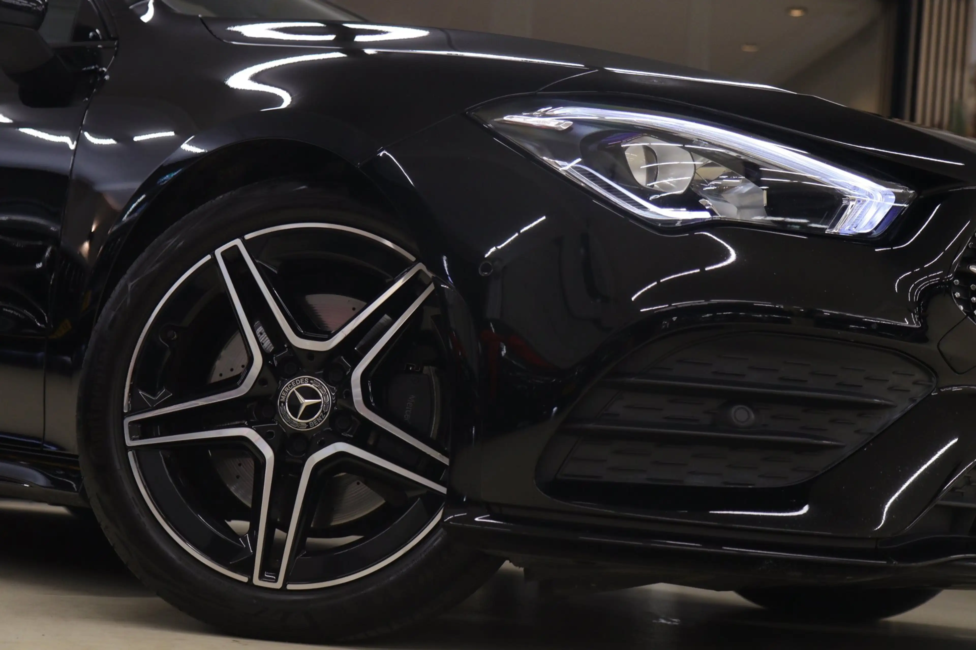 Mercedes-Benz CLA 200 Business Solution AMG PANO/CAM/KEYLESS/LANEASSIST/ — photo 20