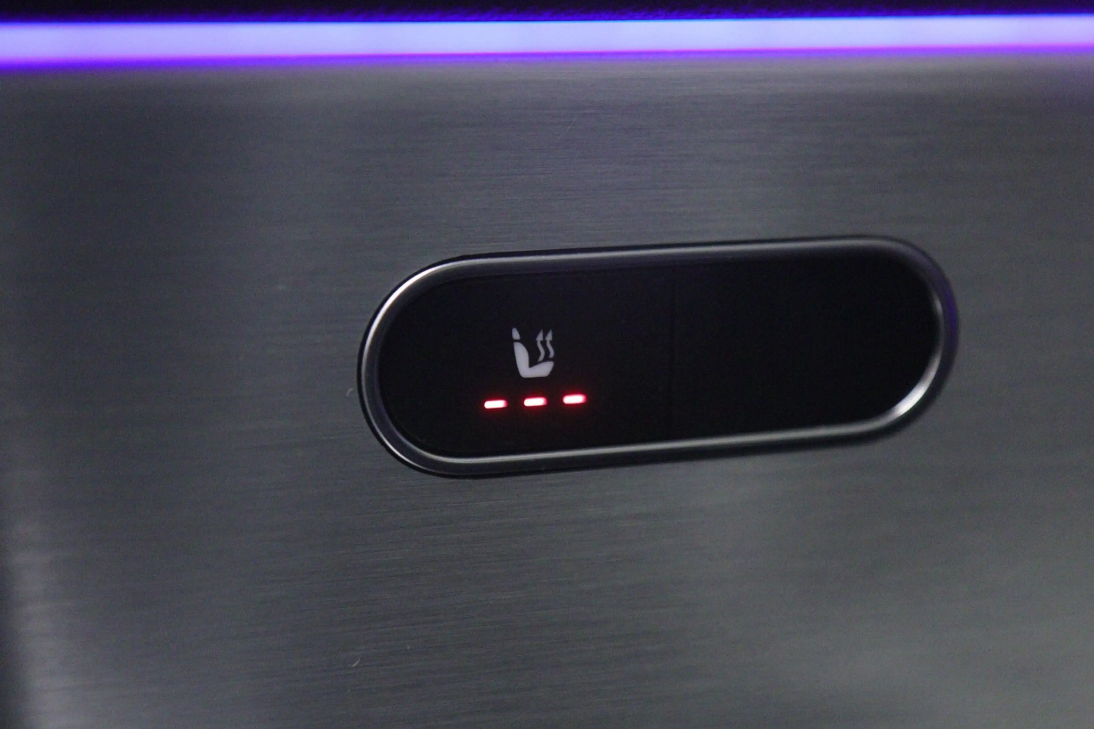 Mercedes-Benz CLA 200 Business Solution AMG PANO/CAM/KEYLESS/LANEASSIST/ — photo 21