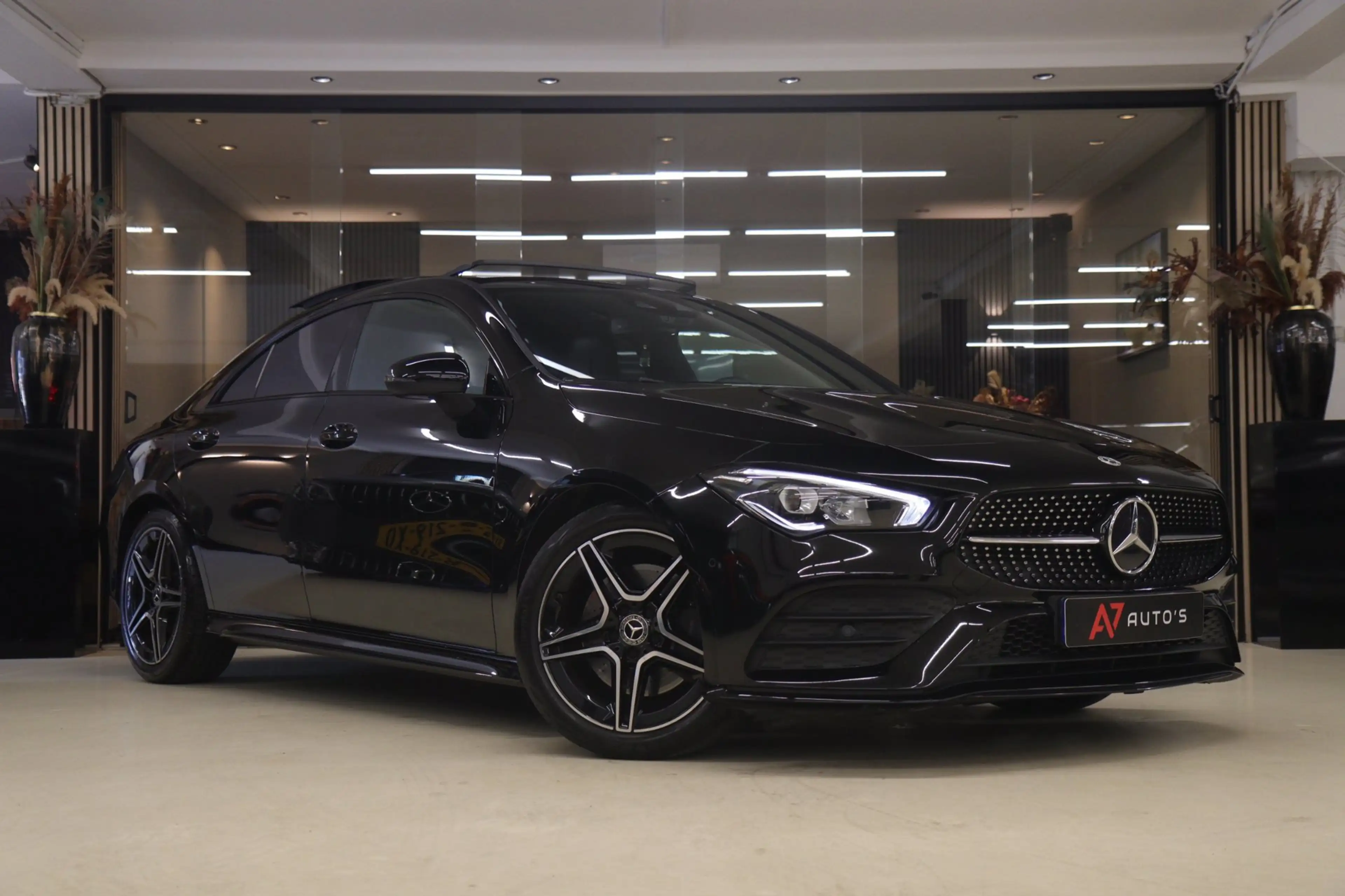Mercedes-Benz CLA 200 Business Solution AMG PANO/CAM/KEYLESS/LANEASSIST/ — photo 3