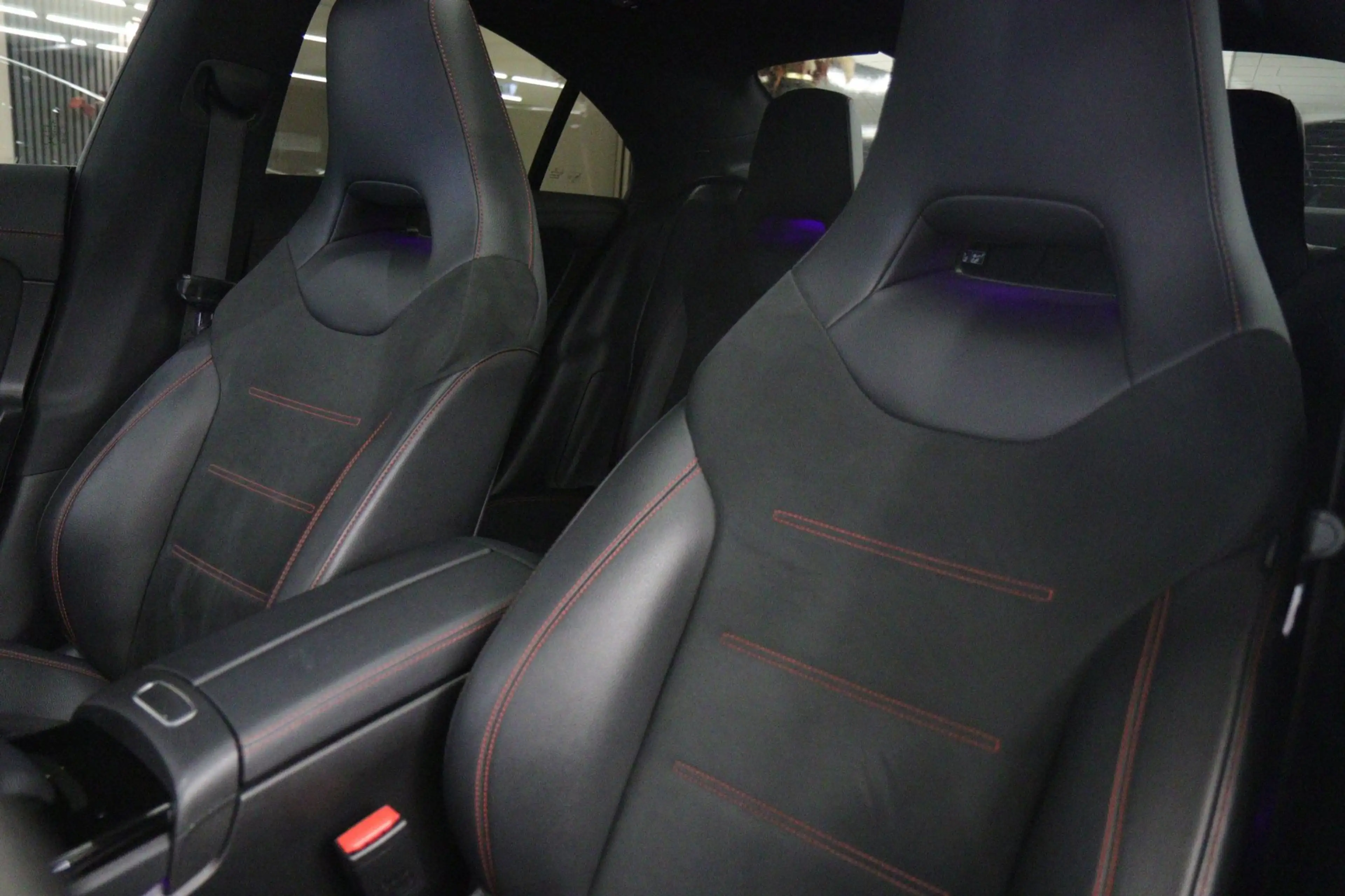 Mercedes-Benz CLA 200 Business Solution AMG PANO/CAM/KEYLESS/LANEASSIST/ — photo 13