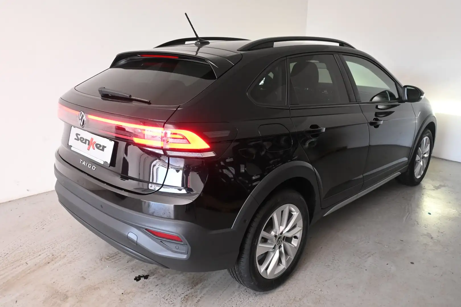 Volkswagen Taigo Friends TSI DSG Schwarz - 2