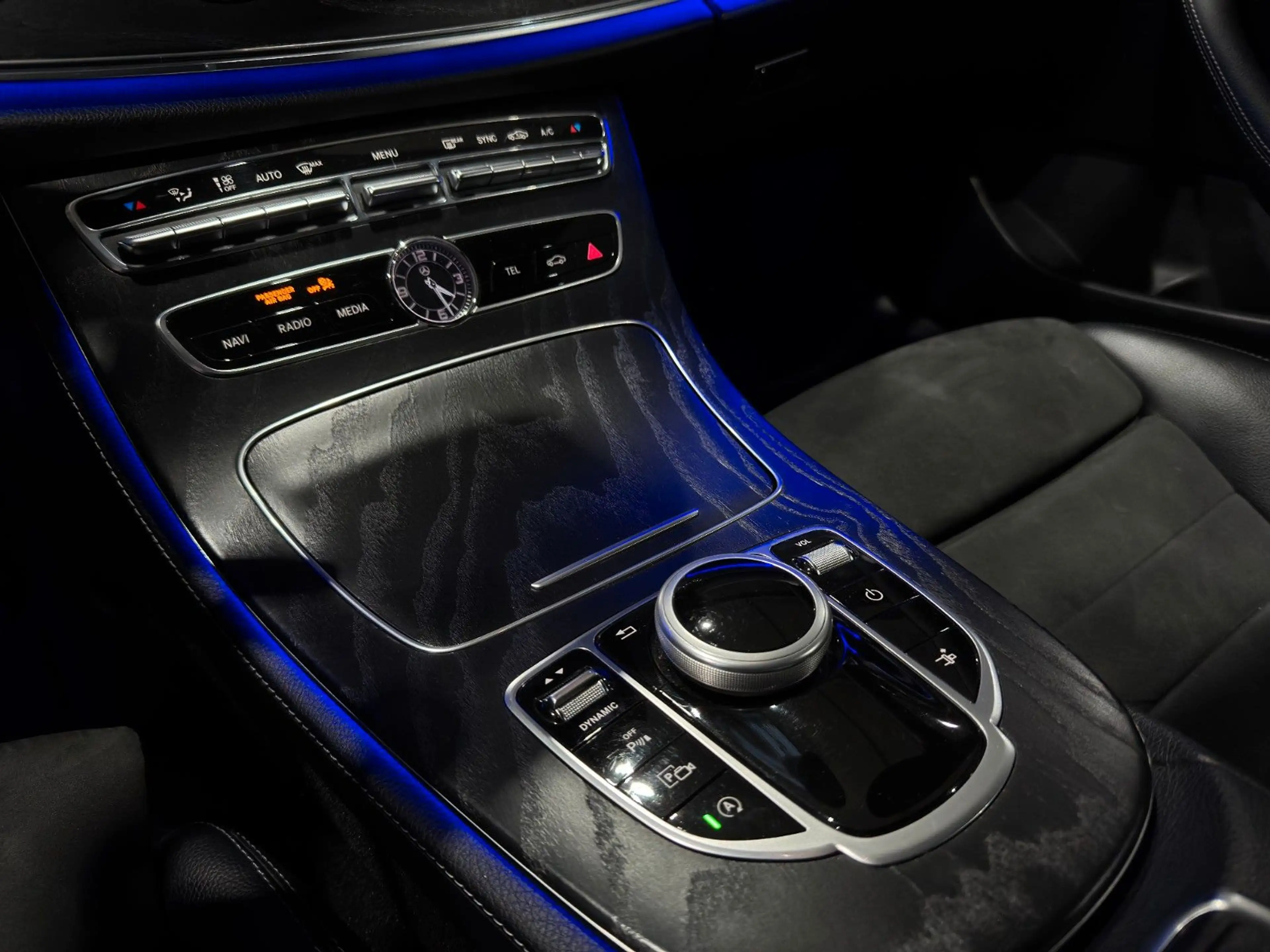 Mercedes-Benz E 350 /Coupe/AMG/MULTIBEAM/RFK/TEMPOM/AMBIENTE — photo 9