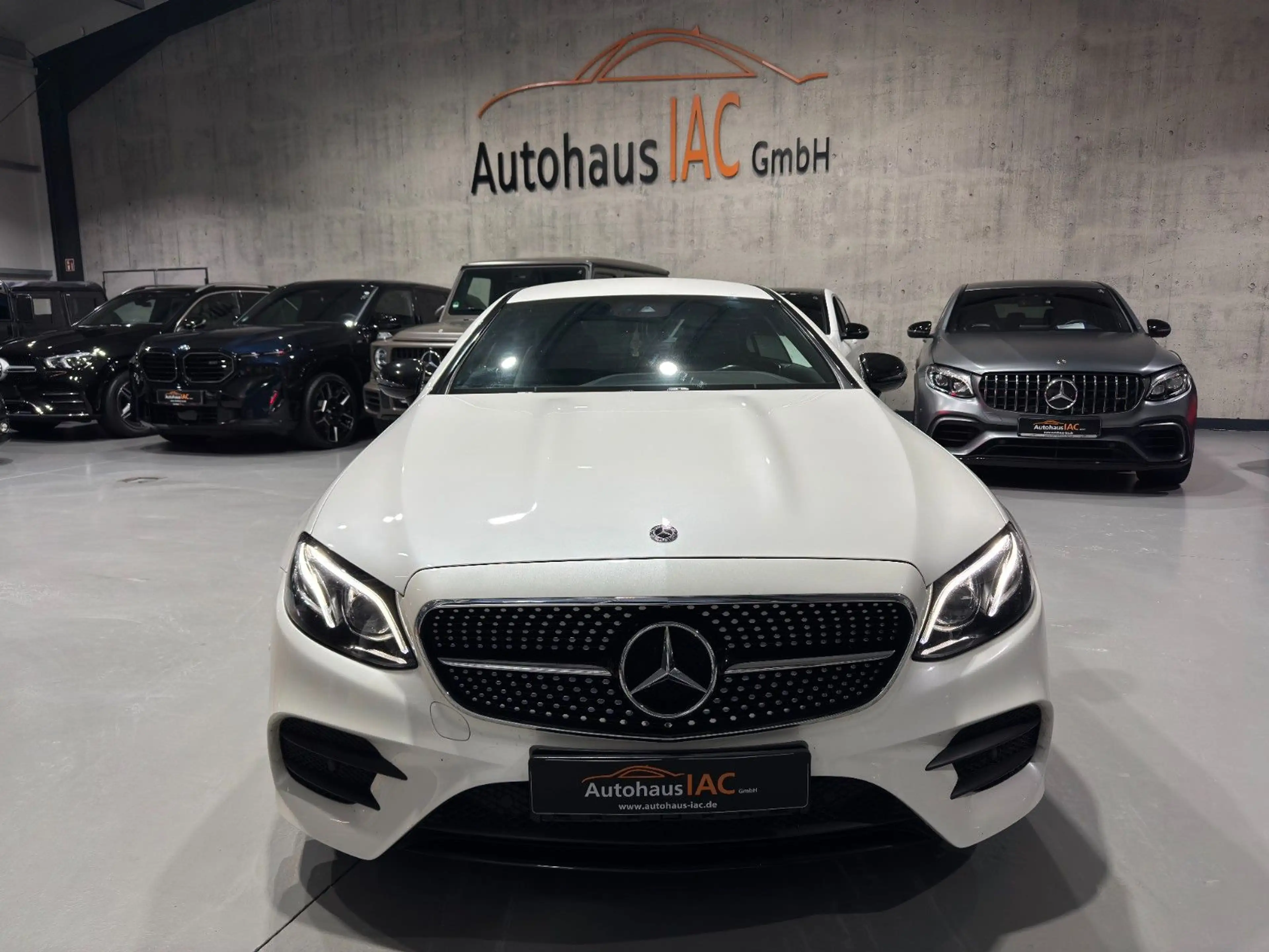 Mercedes-Benz E 350 /Coupe/AMG/MULTIBEAM/RFK/TEMPOM/AMBIENTE — photo 3