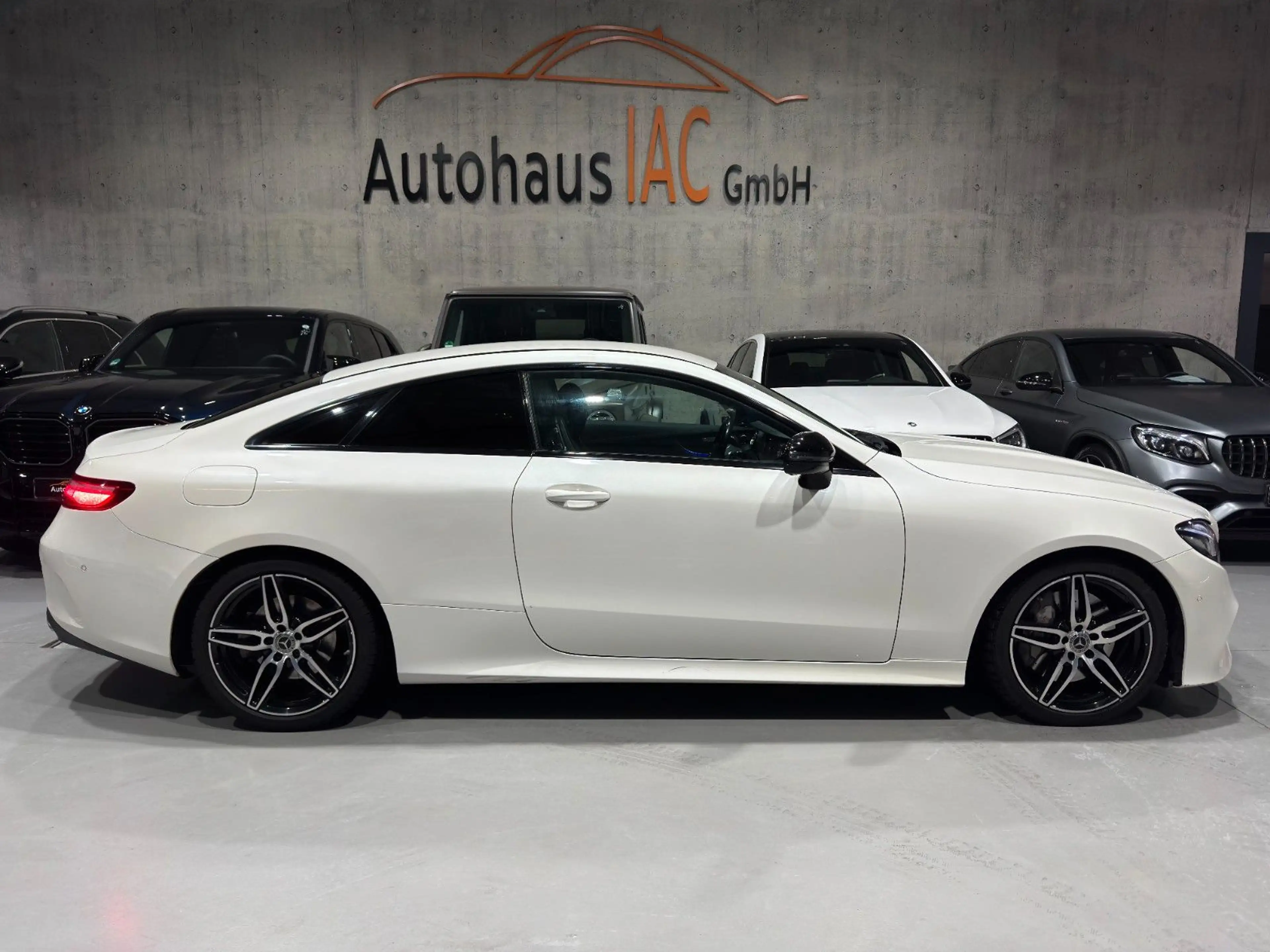 Mercedes-Benz E 350 /Coupe/AMG/MULTIBEAM/RFK/TEMPOM/AMBIENTE — photo 6