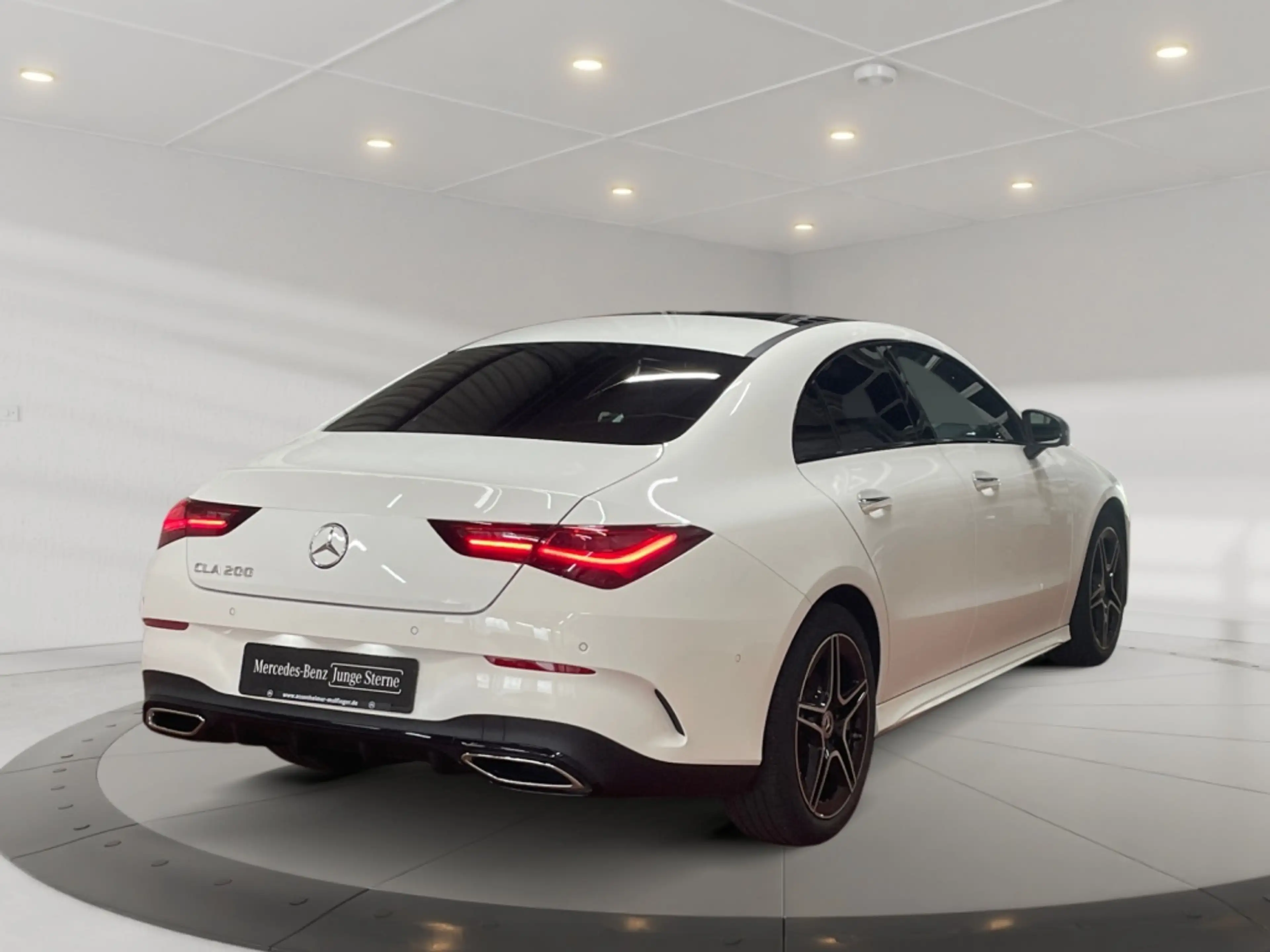 Mercedes-Benz CLA 200 Coupe AMG AMG+MBUX+MBeam+Night+HUD+Pano — photo 4