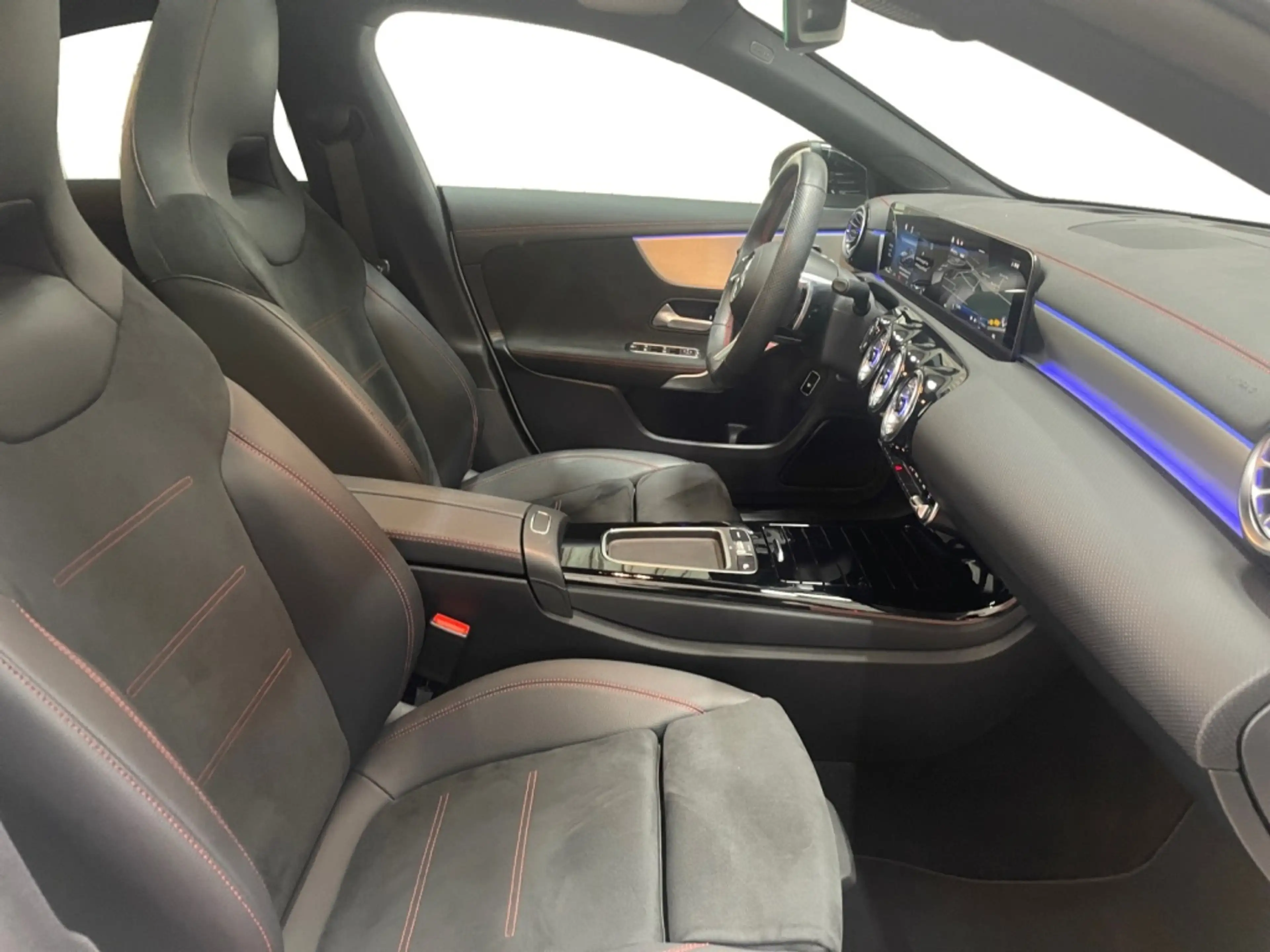 Mercedes-Benz CLA 200 Coupe AMG AMG+MBUX+MBeam+Night+HUD+Pano — photo 10