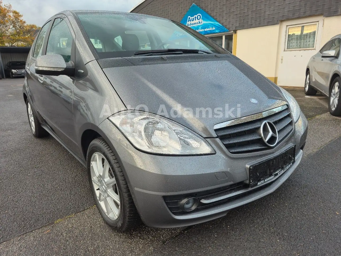 Mercedes-Benz A 180 BE Special Edition 1.Hand 26tkm AHK AW Grau - 2