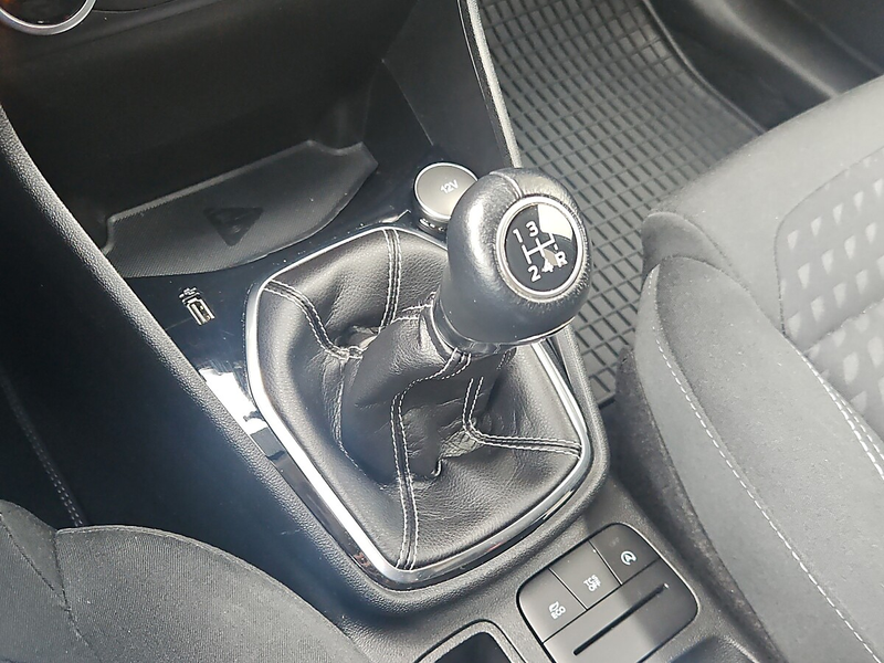 Ford Fiesta Titanium 1,1 Start/Stop — photo 15