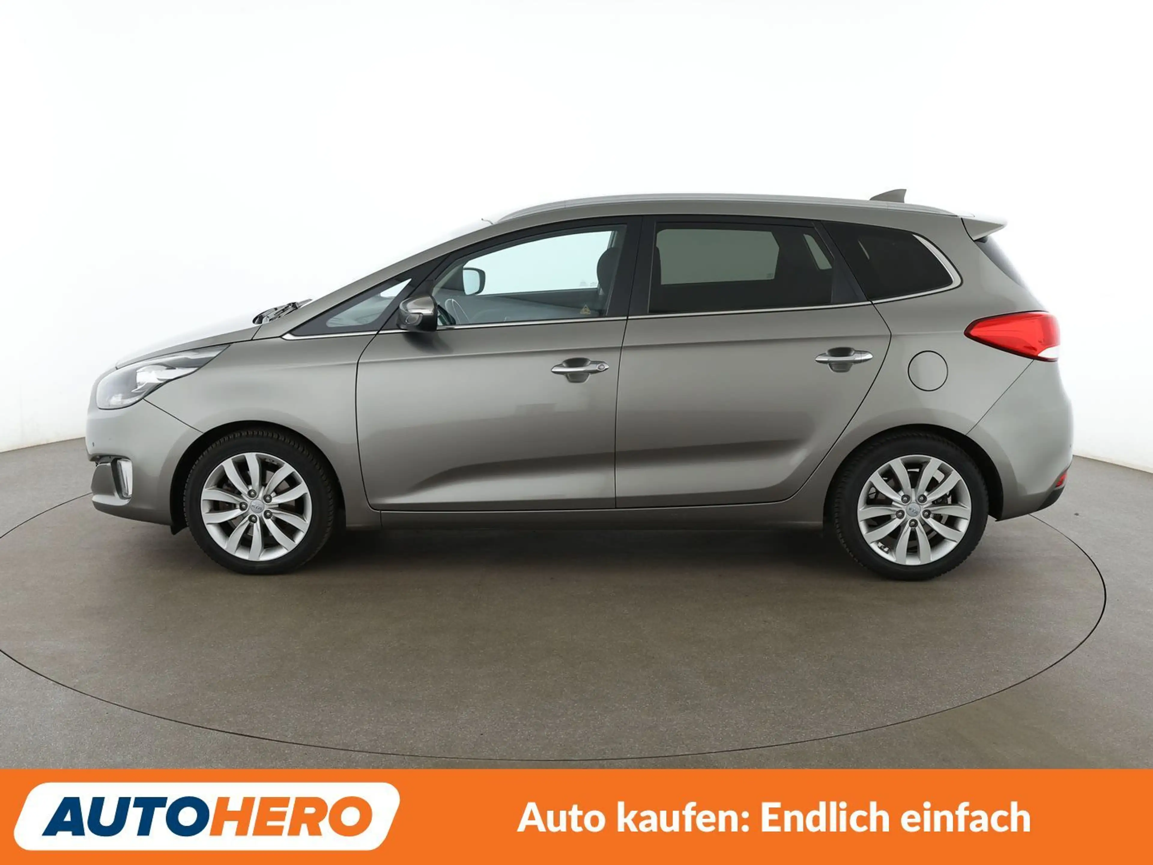 Kia Carens 1.6 GDI UEFA Euro 2016*NAVI*TEMPO*CAM*PDC*SHZ* — photo 3