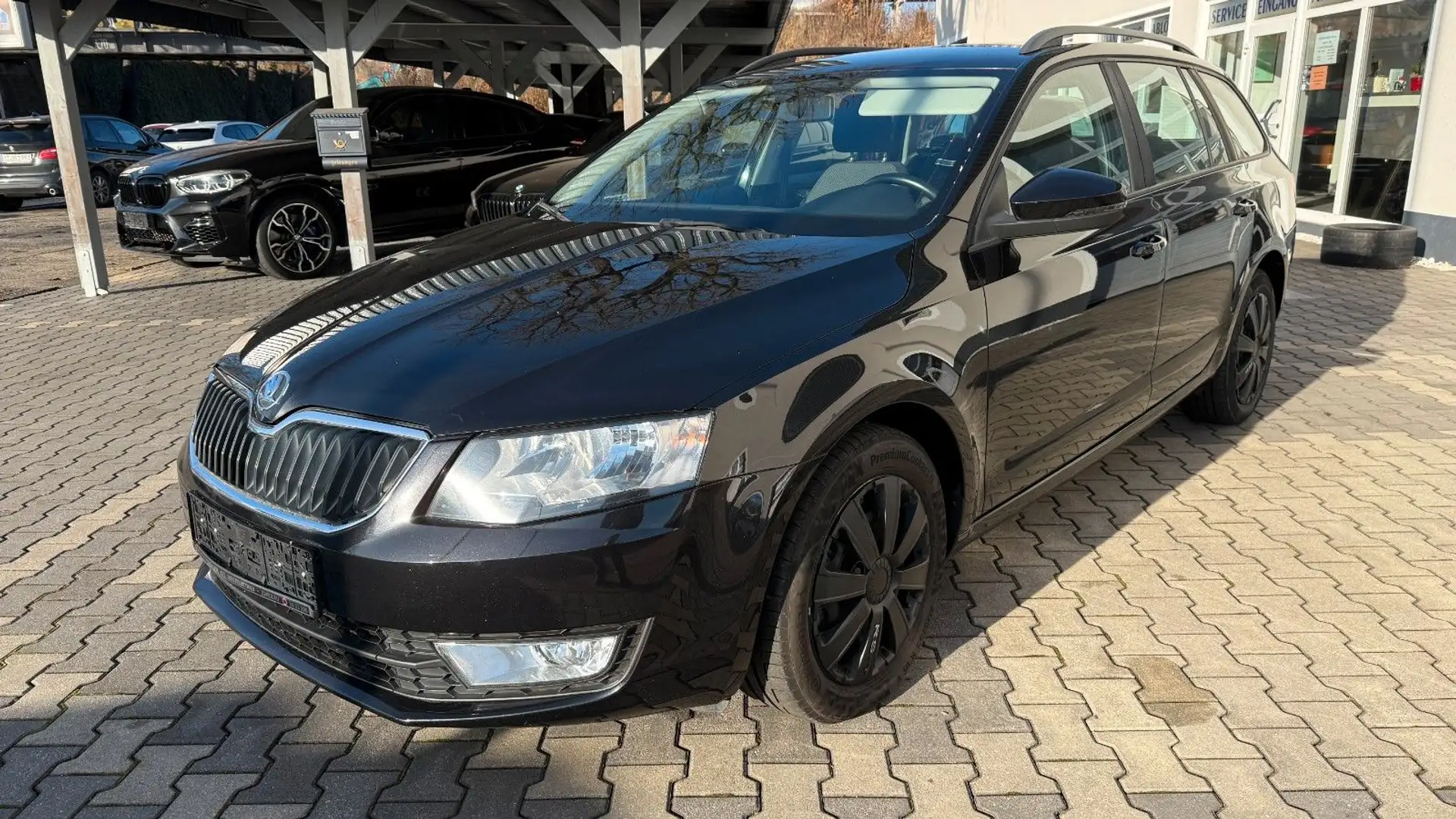 Skoda Octavia Kombi Ambition Klima Sitzheizung Schwarz - 2