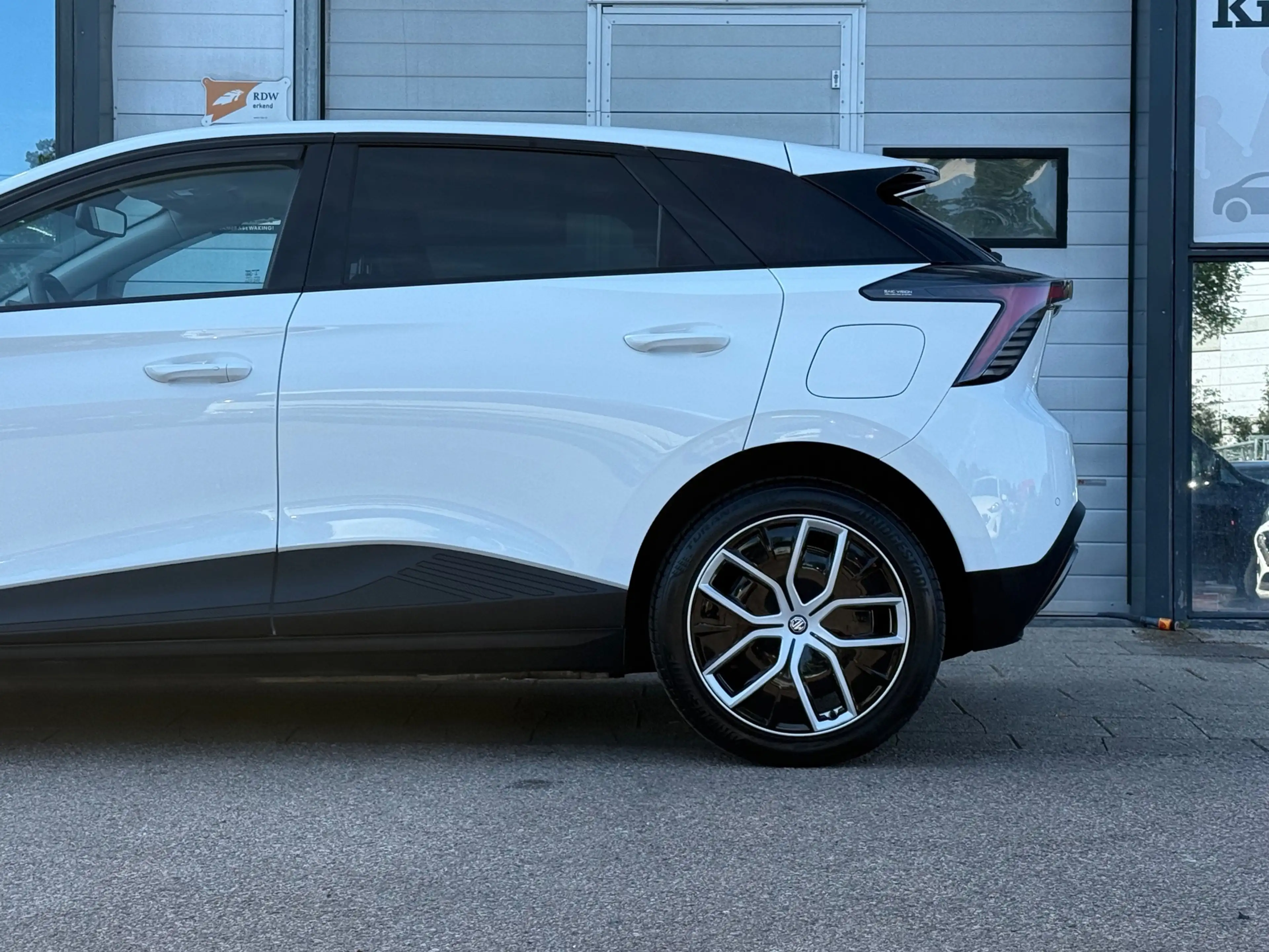 MG MG4 Electric Trophy Extended Range 77 kWh| CARPLAY| NA — photo 10