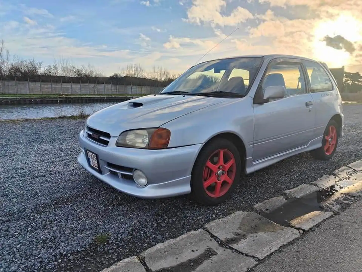 Toyota Starlet Glanza V Turbo Plateado - 2
