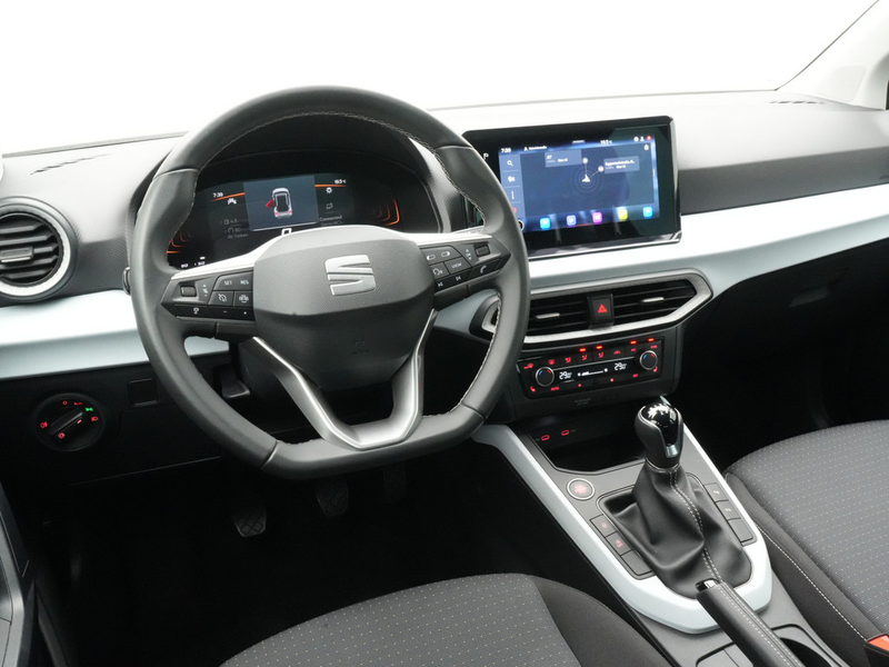SEAT Arona Style KEYLESS PDC KAM ACC NAVI VIRT SHZ — photo 4