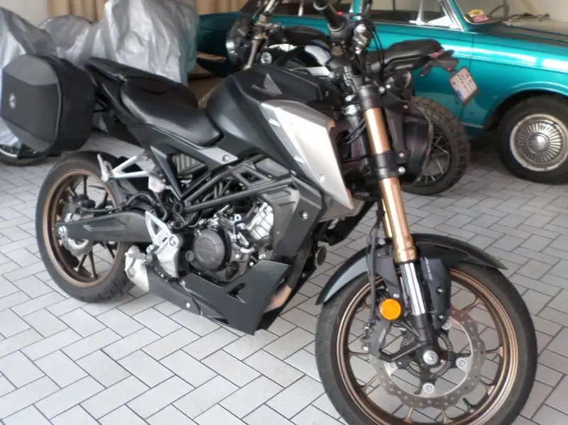 Honda CBR 125 - foto 2