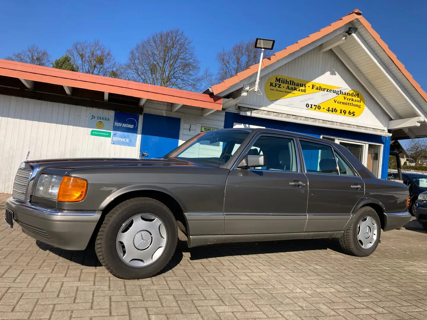 Mercedes-Benz 300 SE Aut., 2.Hd., HU+Reifen neu, el. SSD+Sitze Bronze - 2