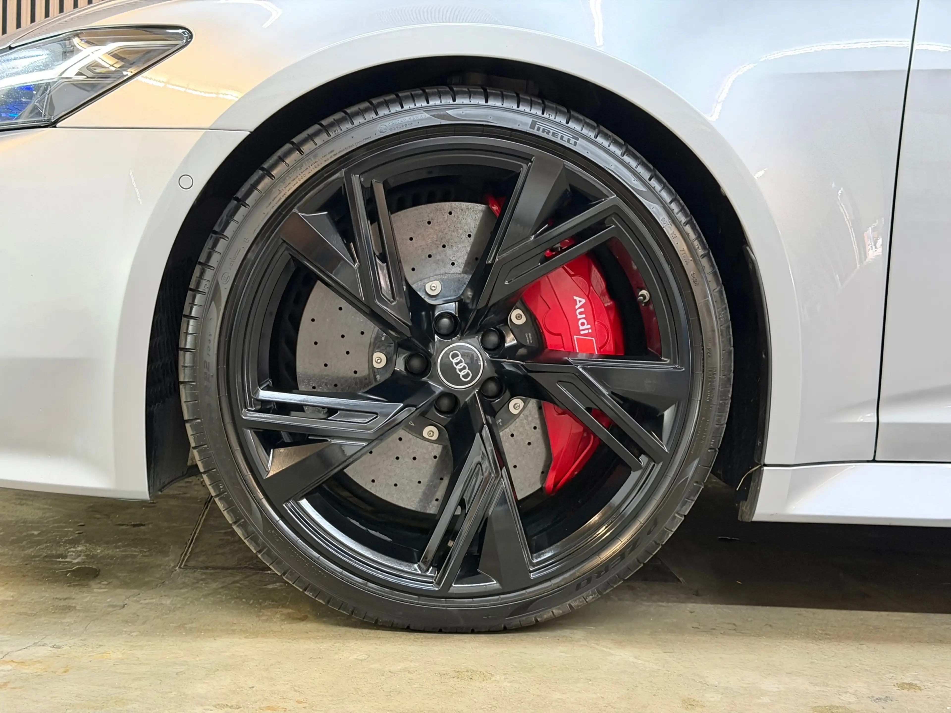 Audi RS6 A6 Avant TFSI quattro 2020 KERAMISCH PANO B&O CARB — photo 2