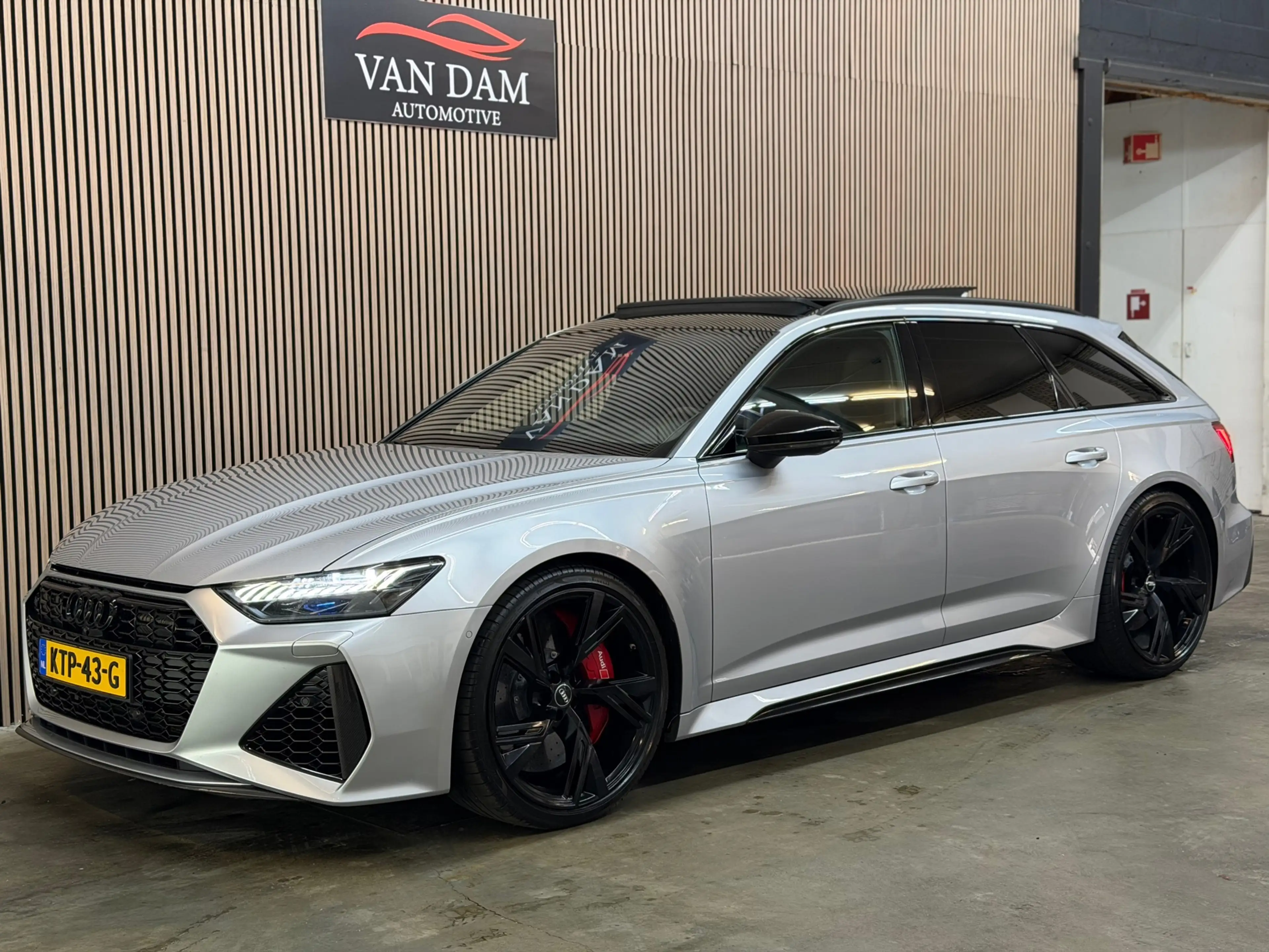 Audi RS6 A6 Avant TFSI quattro 2020 KERAMISCH PANO B&O CARB — photo 4