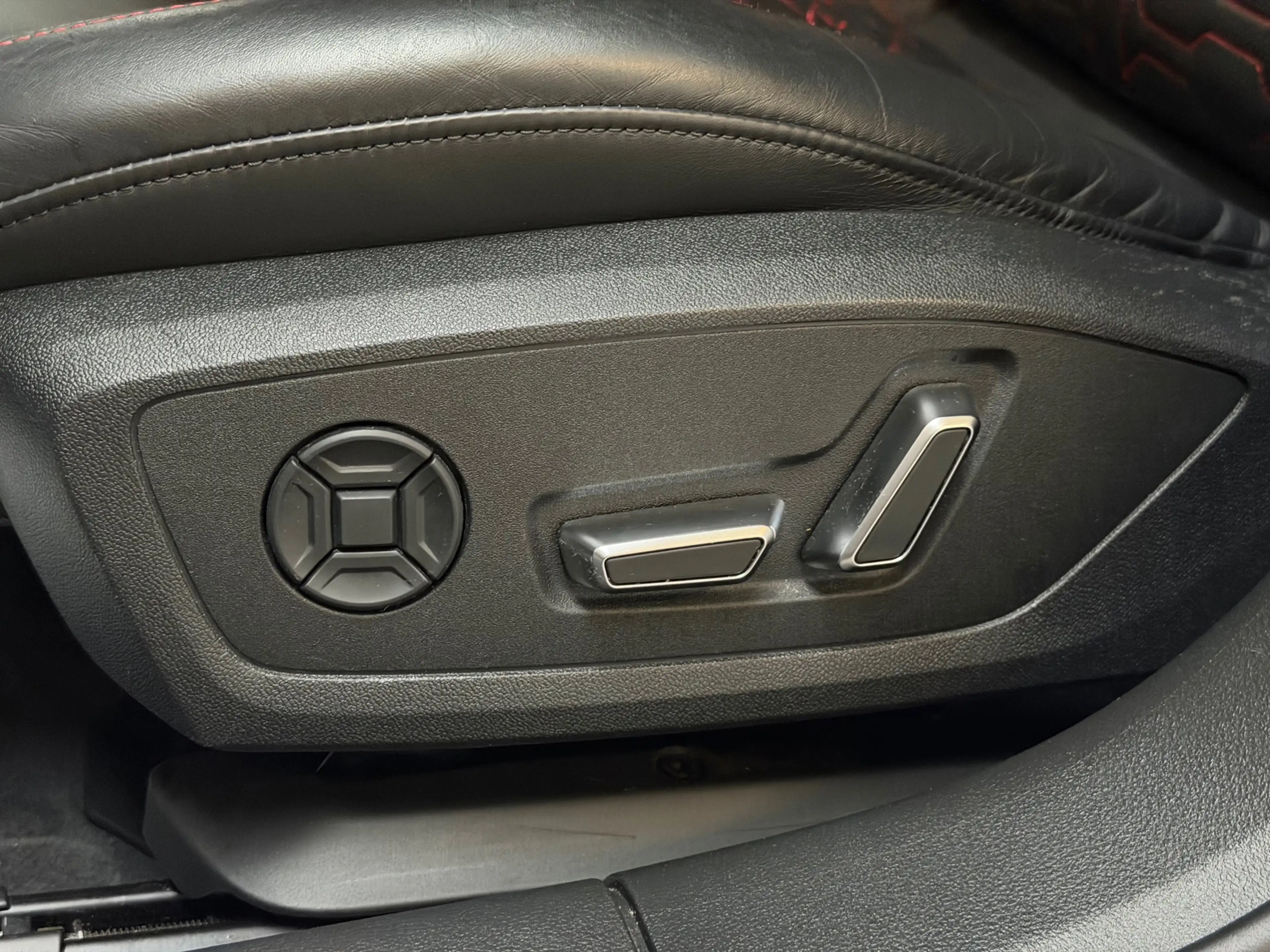 Audi RS6 A6 Avant TFSI quattro 2020 KERAMISCH PANO B&O CARB — photo 46