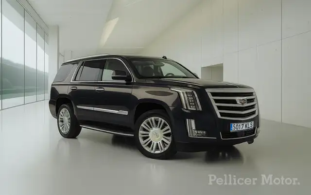 Cadillac Escalade ESV 6.2L V8 Luxury 4WD