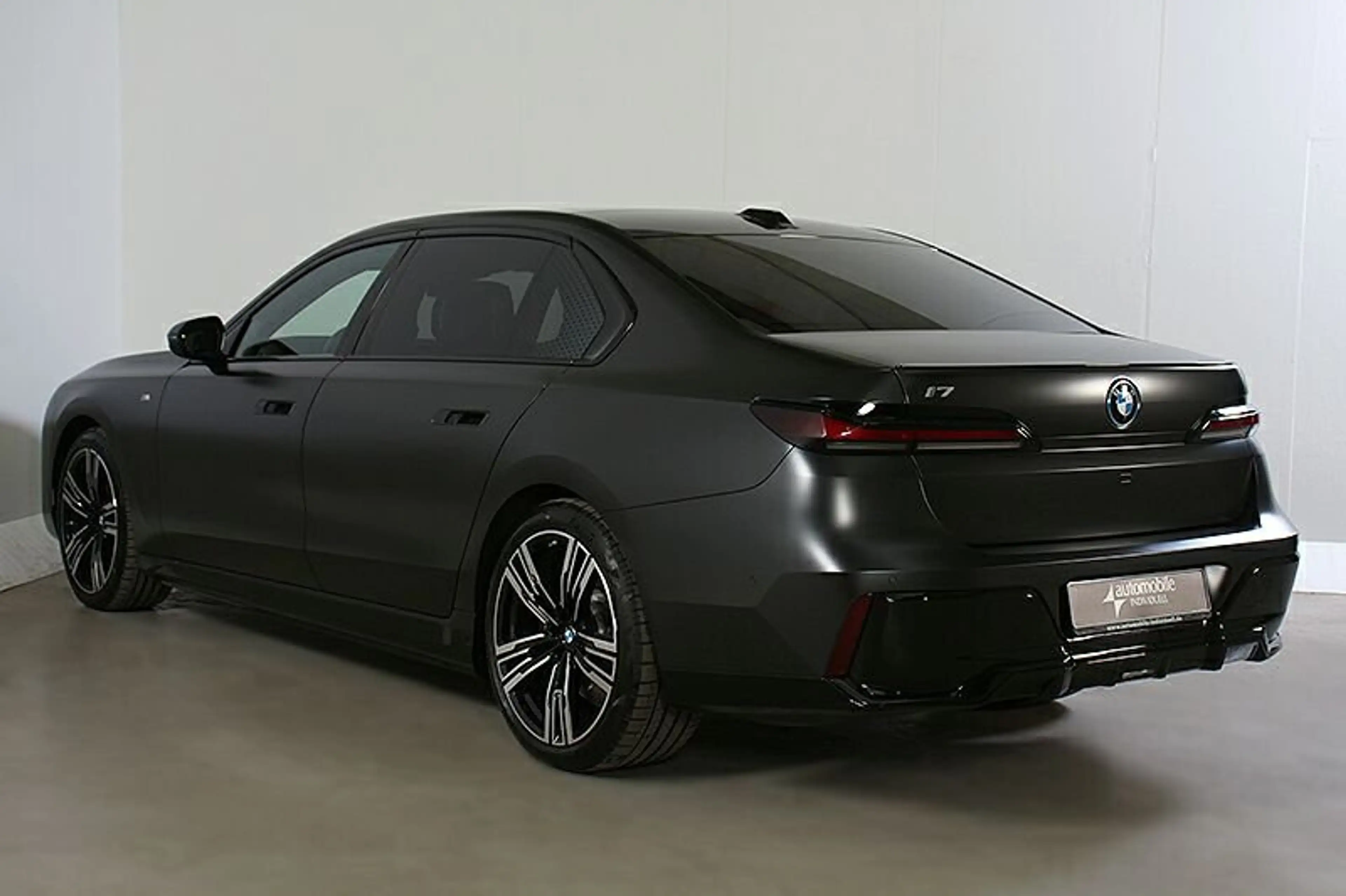 BMW i7 xDrive60 M Sport Pro NP197200 Exec.LoungePak — photo 3