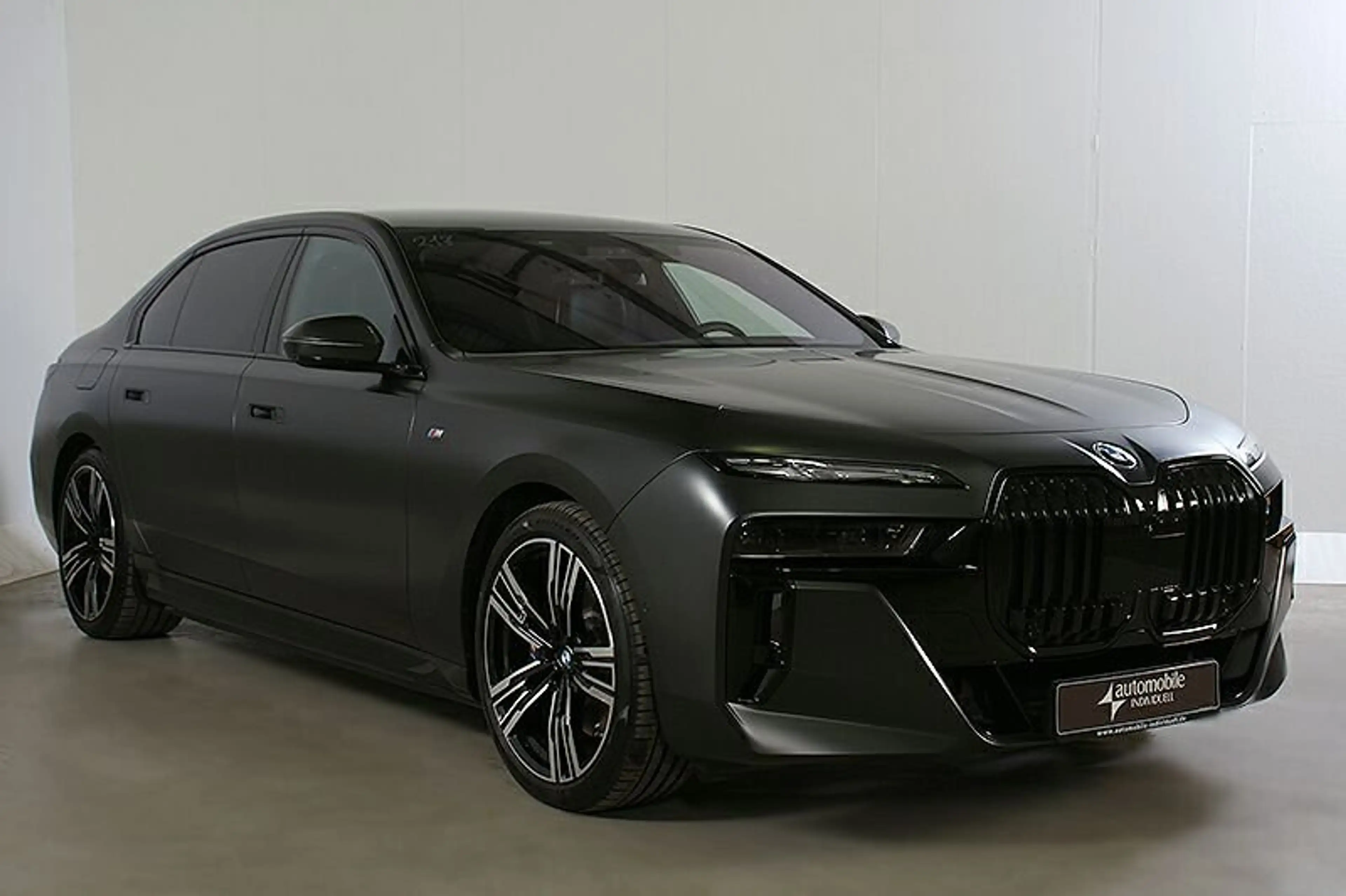 BMW i7 xDrive60 M Sport Pro NP197200 Exec.LoungePak — photo 2