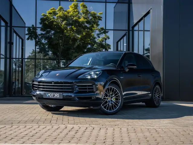 2020 Porsche Cayenne in Blue for sale