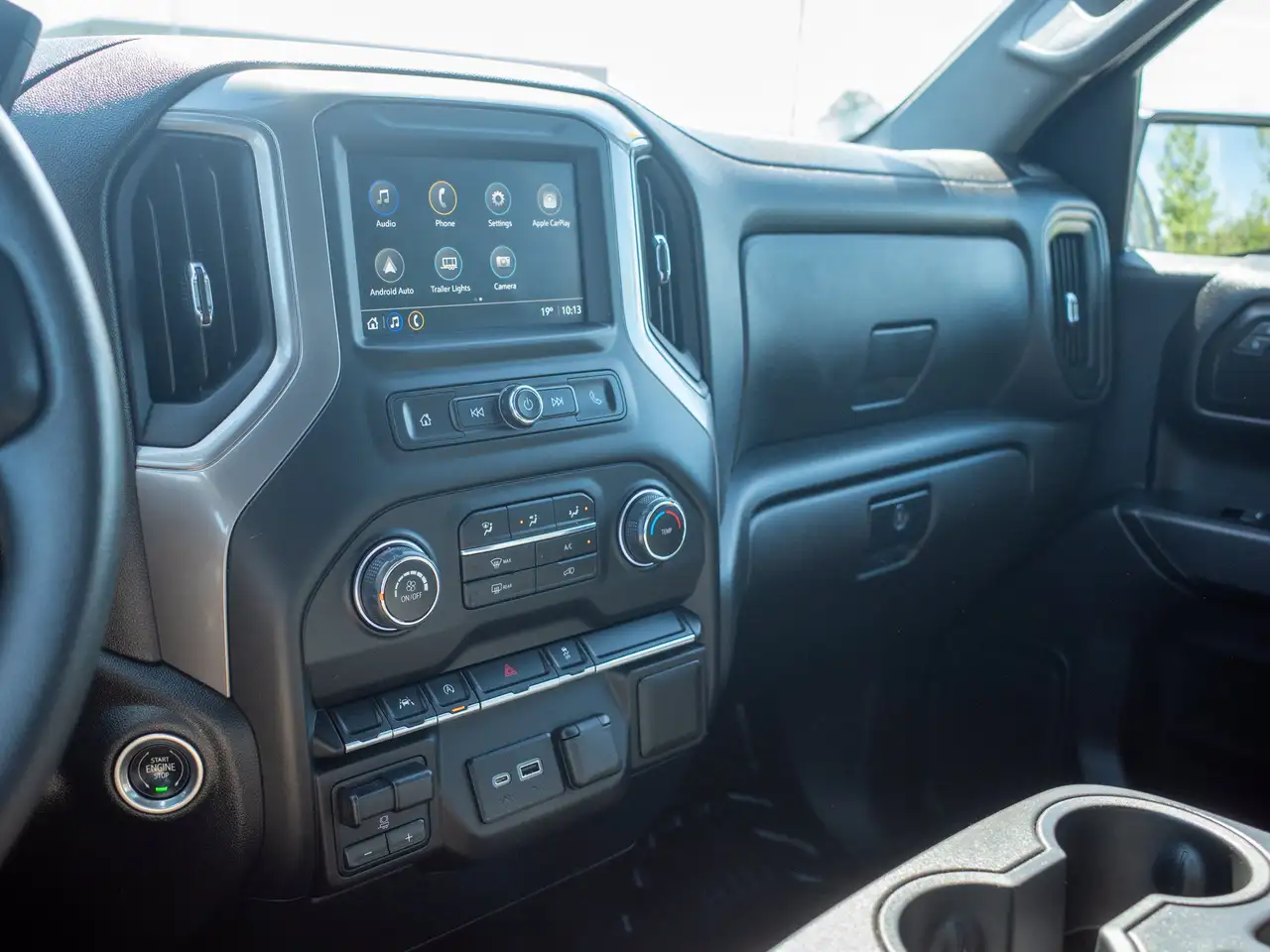 Chevrolet Silverado 1500 снимка Chevrolet Silverado 1500
