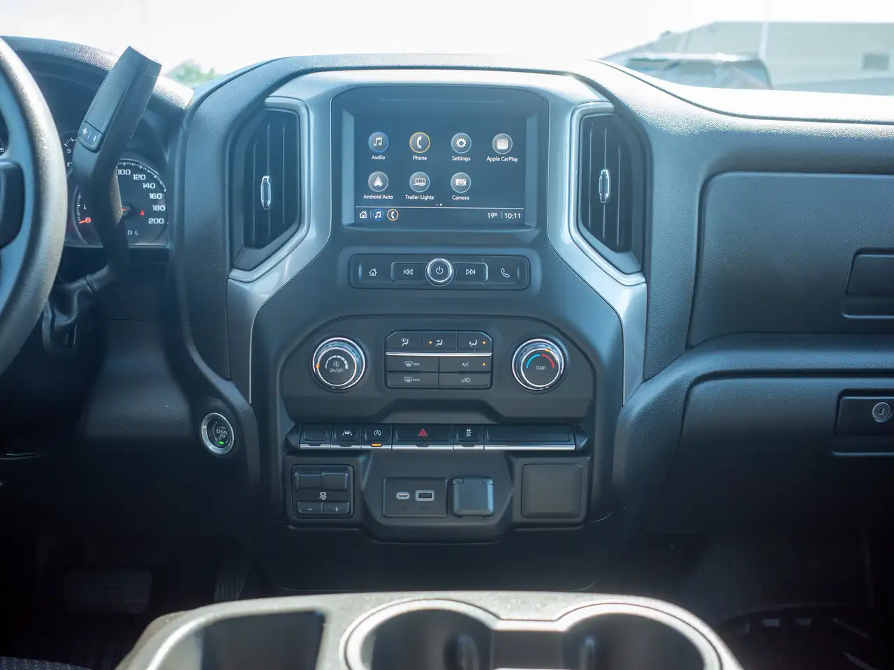 Chevrolet Silverado 1500 снимка Chevrolet Silverado 1500
