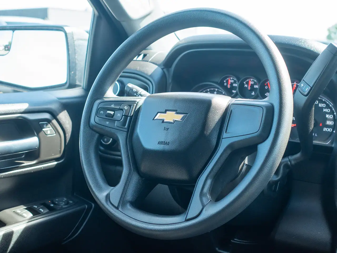 Chevrolet Silverado 1500 снимка Chevrolet Silverado 1500