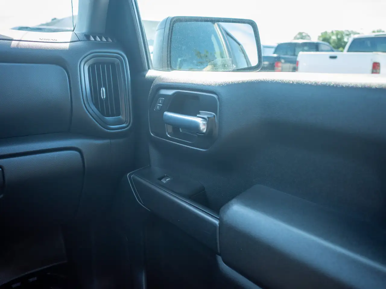 Chevrolet Silverado 1500 снимка Chevrolet Silverado 1500