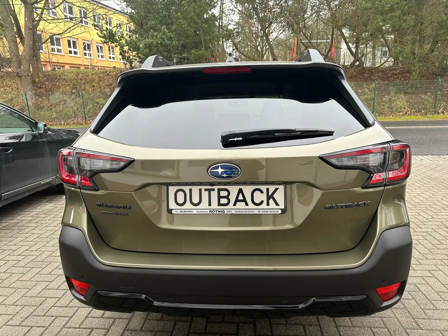 Subaru OUTBACK 2.5i Lineartronic Exclusive Cross 2024 Grün - 2
