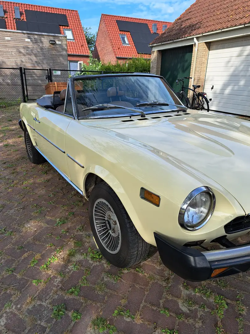 Fiat 124 Spider 124 Spider 1800 Sport Beige - 2