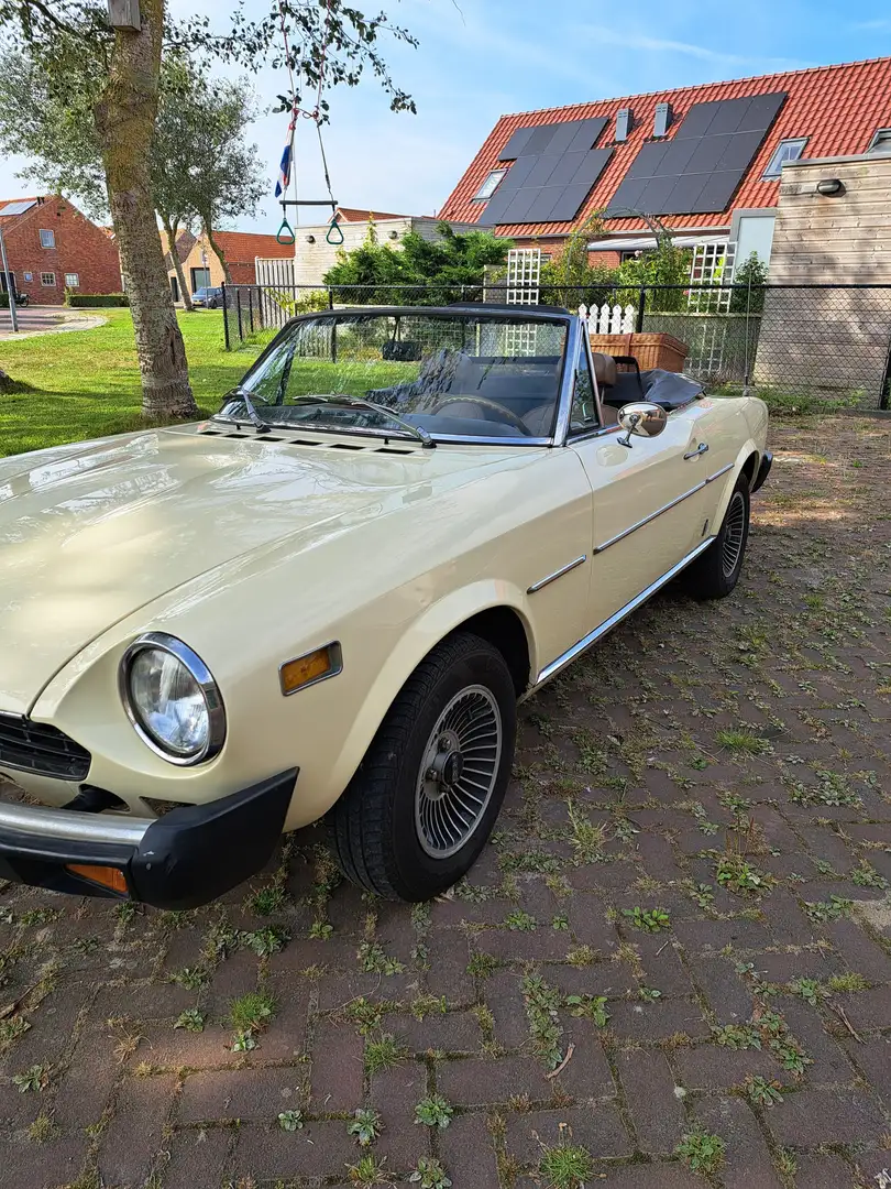 Fiat 124 Spider 124 Spider 1800 Sport Beige - 1