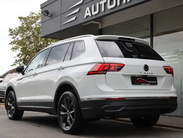Volkswagen Tiguan Allspace view 9