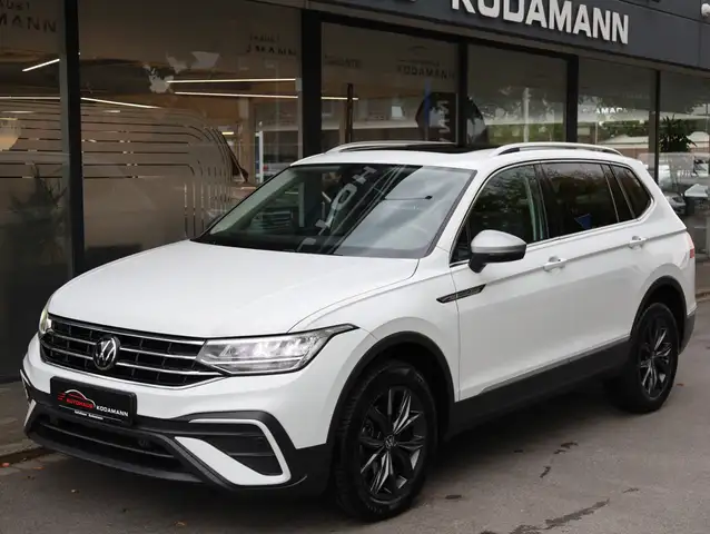 Volkswagen Tiguan Allspace view 5