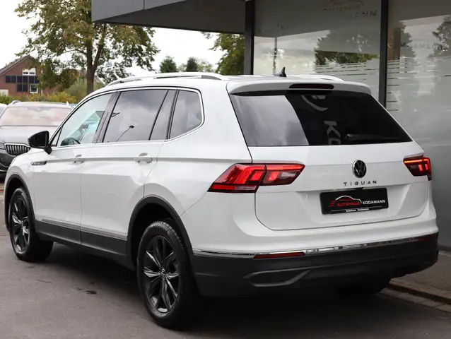 Volkswagen Tiguan Allspace view 8