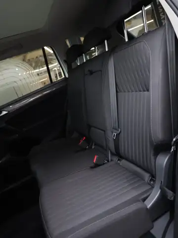 Volkswagen Tiguan Allspace view 19