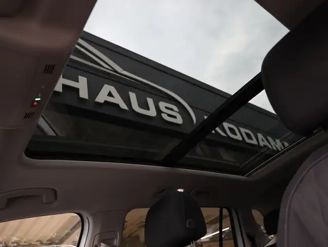 Volkswagen Tiguan Allspace view 25
