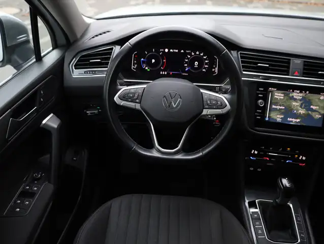 Volkswagen Tiguan Allspace view 22