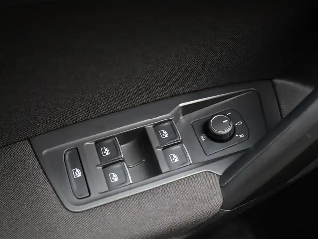 Volkswagen Tiguan Allspace view 18