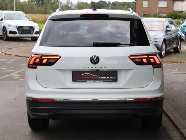Volkswagen Tiguan Allspace view 10