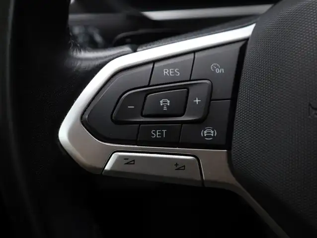 Volkswagen Tiguan Allspace view 24