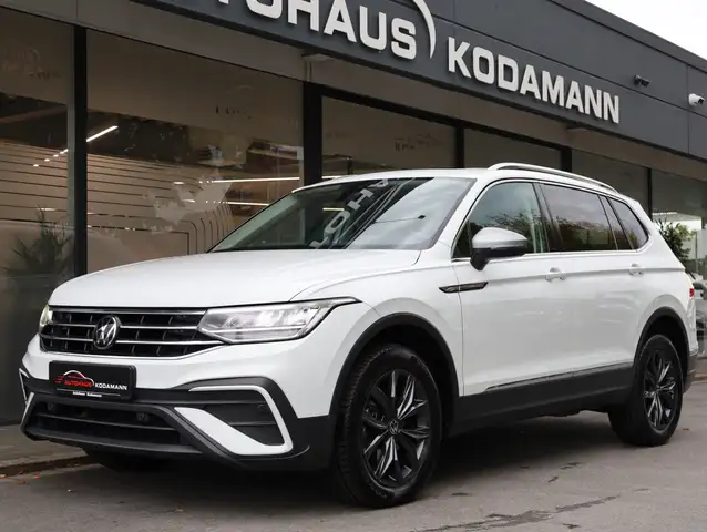 Volkswagen Tiguan Allspace view 6