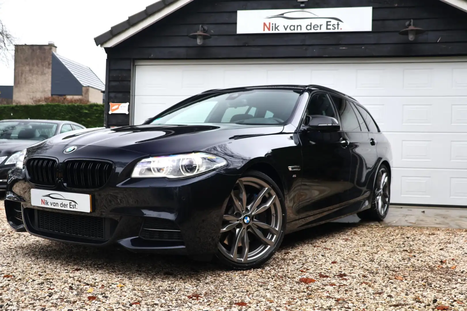 BMW M550 5-serie Touring M550xd-Individual-LED-H&K-Camera-A Noir - 2