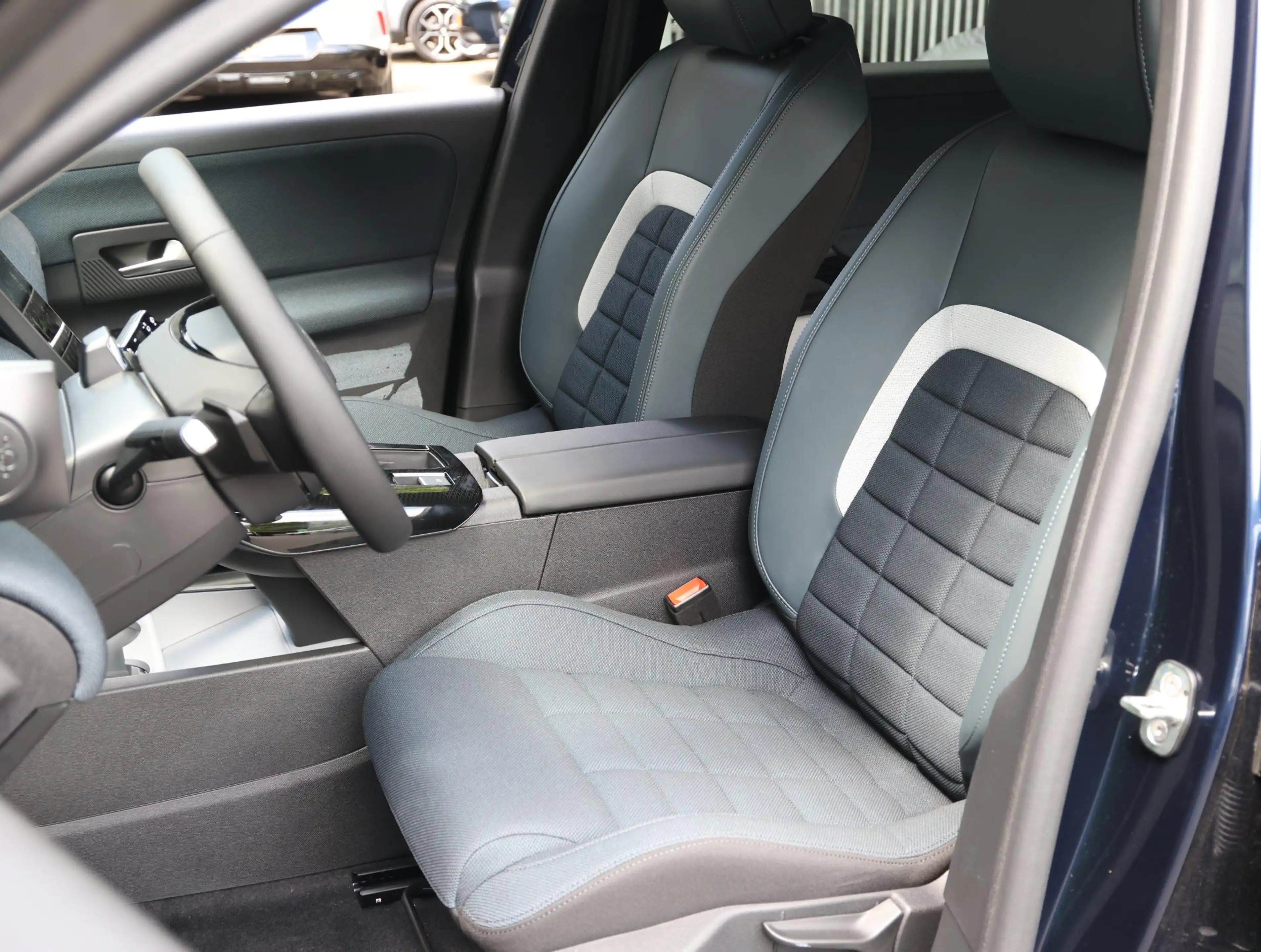 Citroen C5 Aircross Plus Comfort Range 74 kWh | Accutest 98% | Head-up — photo 11
