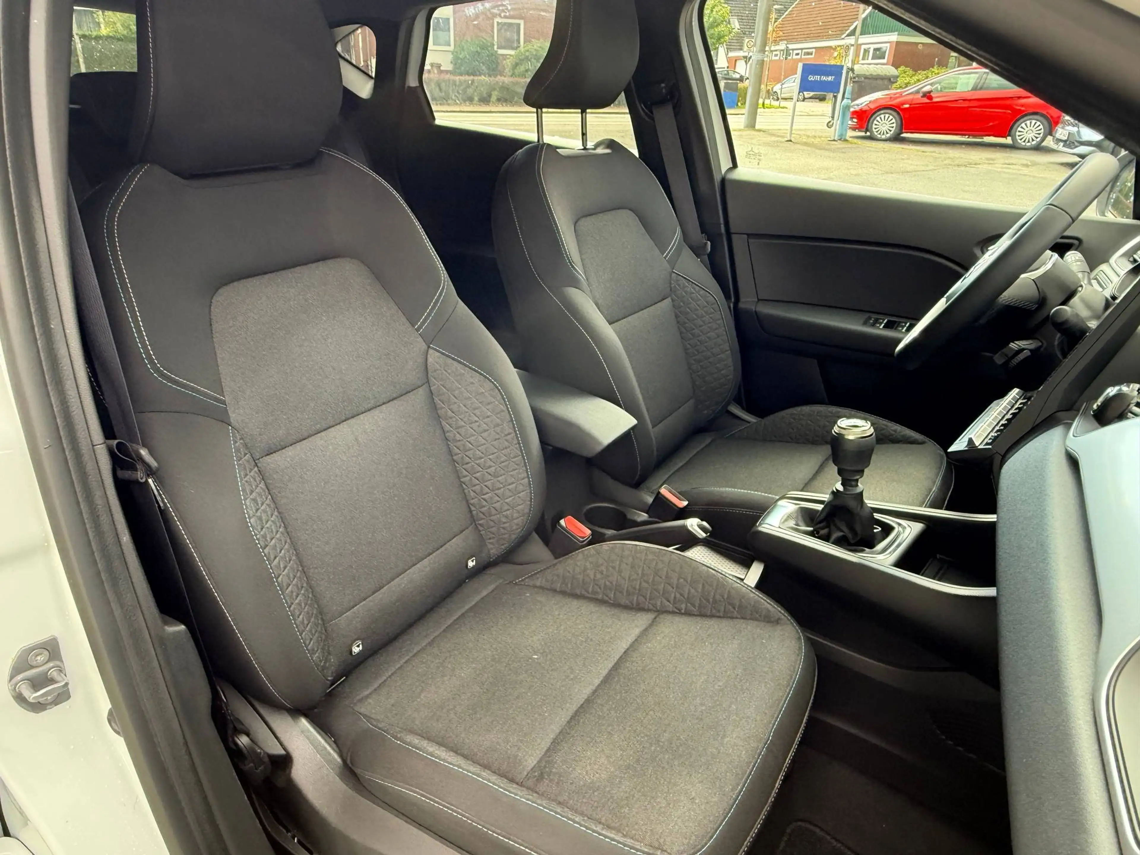 Mitsubishi ASX Plus 1,3l Mildhybrid 6-Gang *Werksgarantie*Allwetterreifen*wenig km* — photo 8